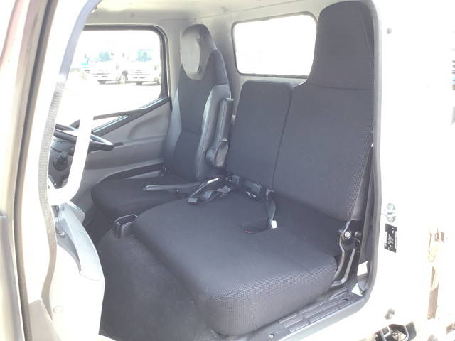 三菱ふそうキャンター平ボディ小型（2t・3t）[写真28]