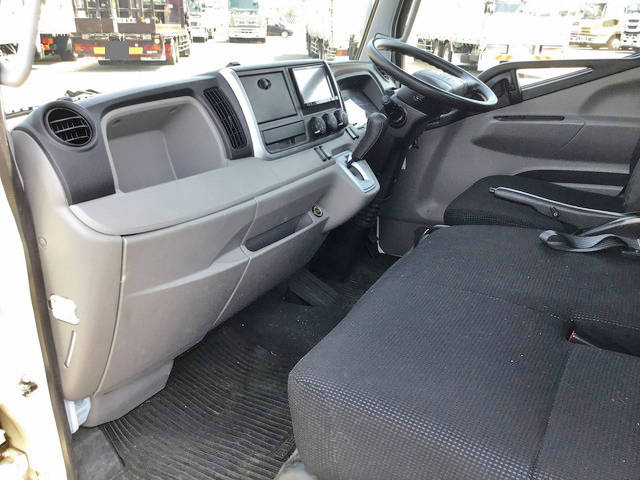 三菱ふそうキャンター平ボディ小型（2t・3t）[写真30]