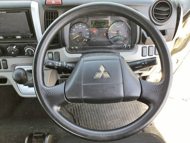 三菱ふそうキャンター平ボディ小型（2t・3t）[写真33]