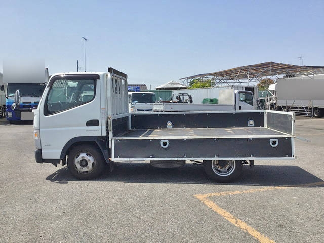 三菱ふそうキャンター平ボディ小型（2t・3t）[写真06]