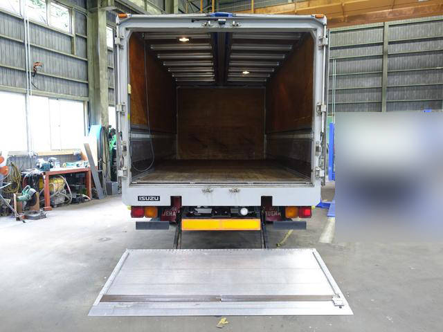 いすゞフォワードアルミウイング中型（4t）[写真10]