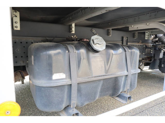 いすゞエルフアルミバン小型（2t・3t）[写真17]