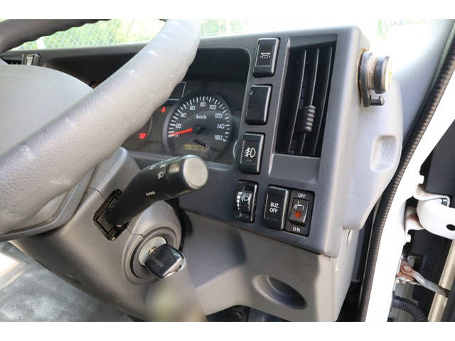 いすゞエルフアルミバン小型（2t・3t）[写真35]