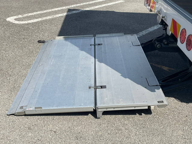 日野レンジャーアルミウイング中型（4t）[写真12]