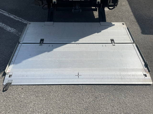 日野レンジャーアルミウイング中型（4t）[写真09]