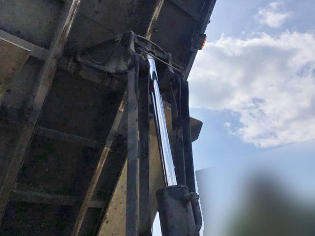 三菱ふそうスーパーグレートダンプ大型（10t）[写真11]