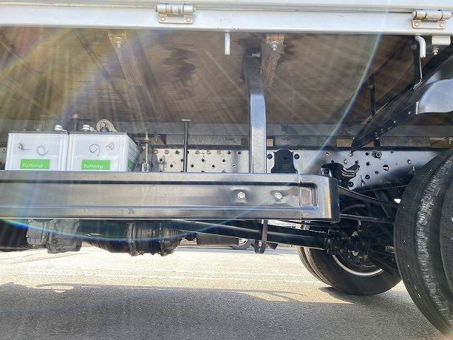 いすゞエルフ平ボディ小型（2t・3t）[写真11]