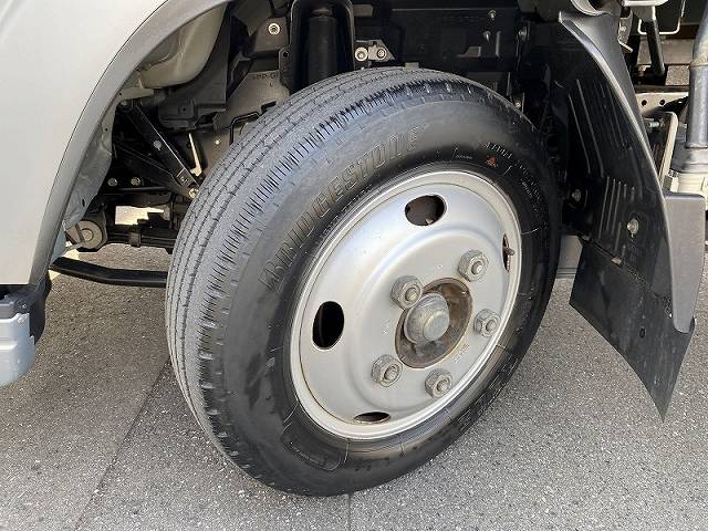 いすゞエルフ平ボディ小型（2t・3t）[写真13]