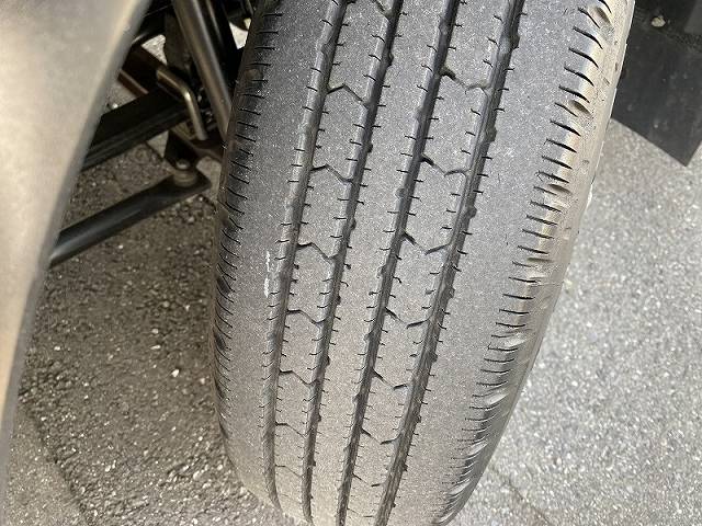 いすゞエルフ平ボディ小型（2t・3t）[写真14]