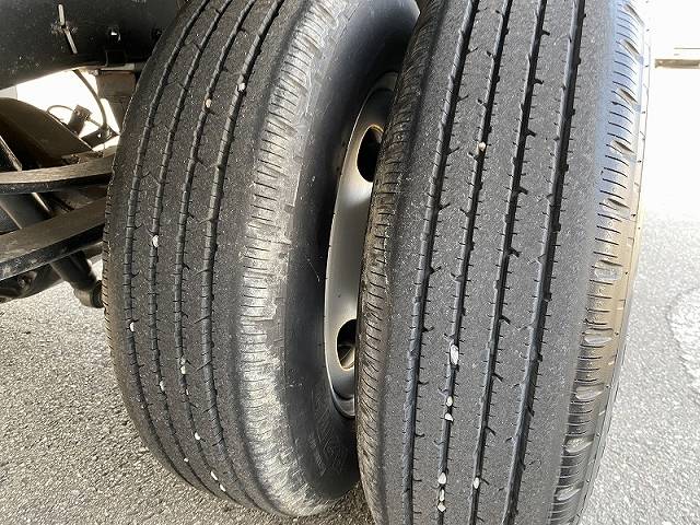 いすゞエルフ平ボディ小型（2t・3t）[写真16]