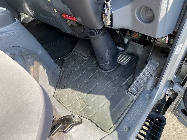 いすゞエルフ平ボディ小型（2t・3t）[写真23]