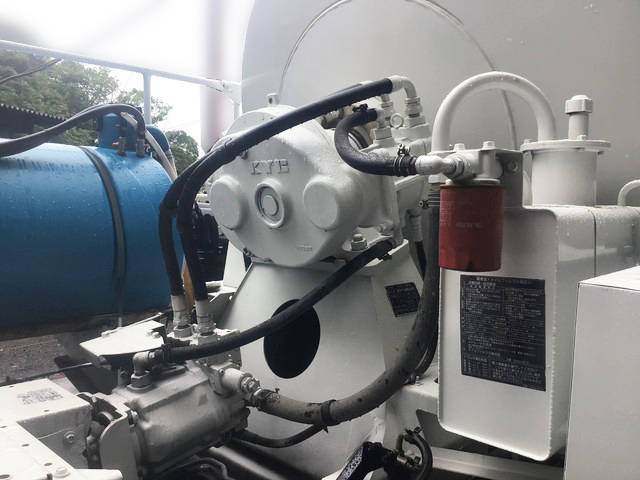 いすゞギガミキサー車（コンクリートミキサー）大型（10t）[写真12]