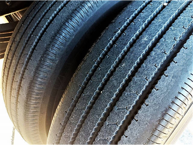 日野デュトロ平ボディ小型（2t・3t）[写真19]