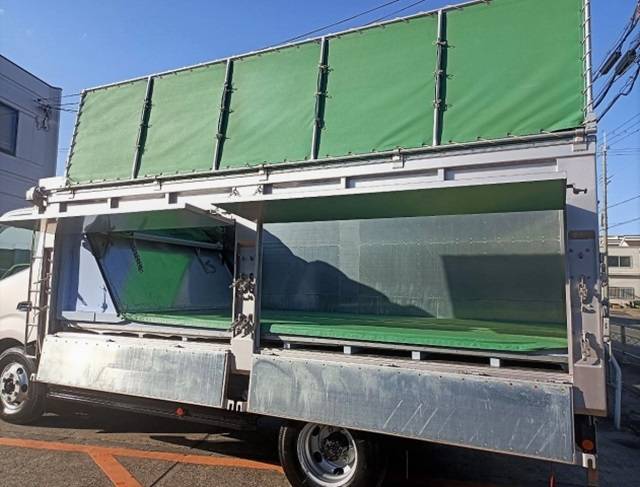 日野デュトロ平ボディ小型（2t・3t）[写真28]