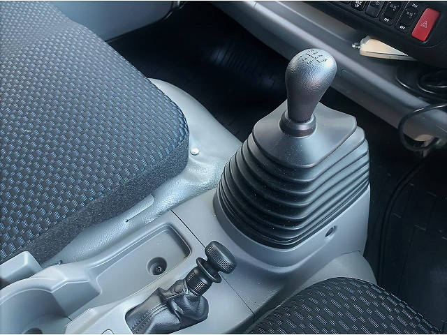 日野デュトロ平ボディ小型（2t・3t）[写真08]