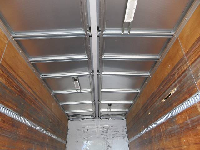 三菱ふそうファイターアルミウイング中型（4t）[写真10]