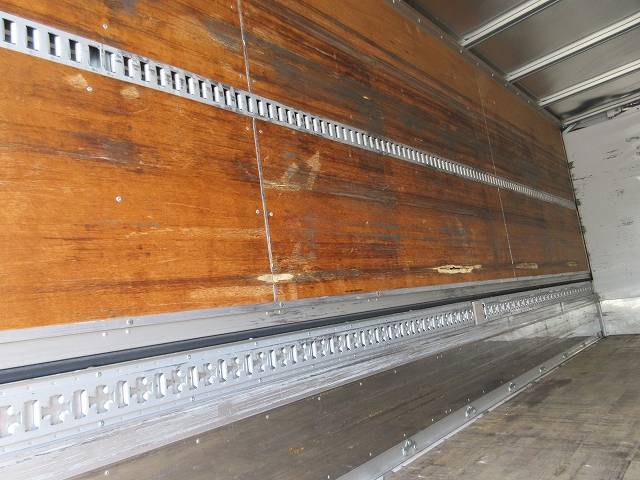 三菱ふそうファイターアルミウイング中型（4t）[写真08]