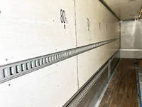 いすゞギガアルミウイング大型（10t）[写真10]