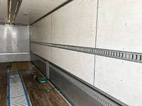 いすゞギガアルミウイング大型（10t）[写真11]