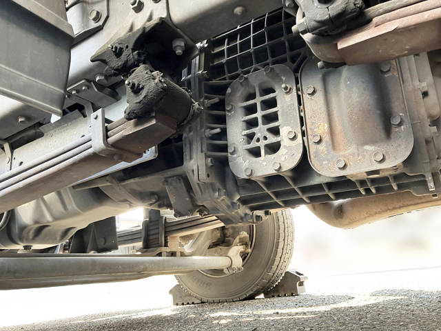 いすゞギガアルミウイング大型（10t）[写真17]