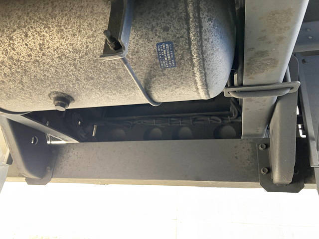 いすゞギガアルミウイング大型（10t）[写真18]