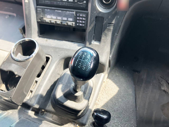 いすゞギガアルミウイング大型（10t）[写真30]