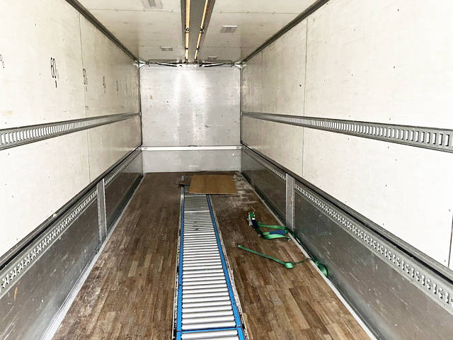 いすゞギガアルミウイング大型（10t）[写真07]