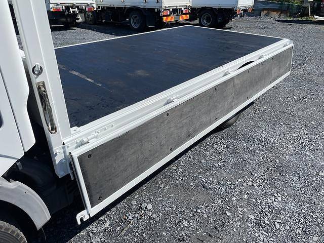 日産アトラス平ボディ小型（2t・3t）[写真18]