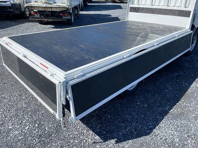 日産アトラス平ボディ小型（2t・3t）[写真22]