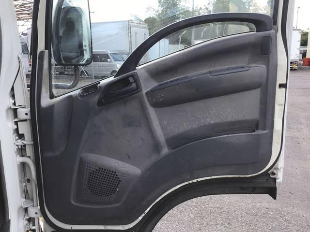 いすゞエルフアルミバン小型（2t・3t）[写真31]