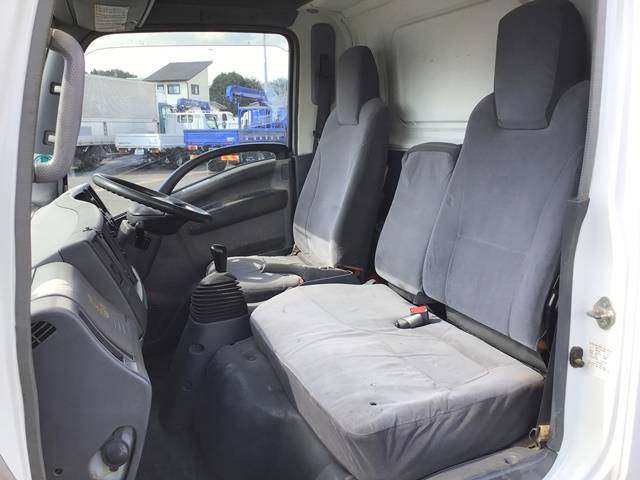 いすゞエルフアルミバン小型（2t・3t）[写真33]