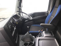 いすゞギガアルミウイング大型（10t）[写真15]