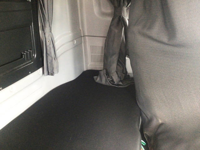 いすゞギガアルミウイング大型（10t）[写真17]