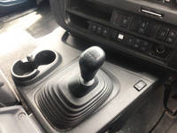 いすゞギガアルミウイング大型（10t）[写真19]