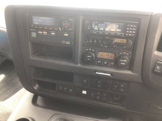 いすゞギガアルミウイング大型（10t）[写真20]