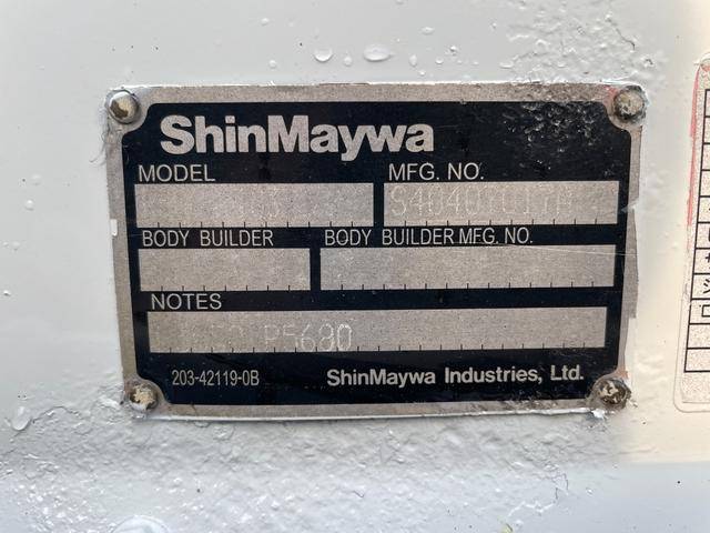 三菱ふそうキャンター平ボディ小型（2t・3t）[写真11]