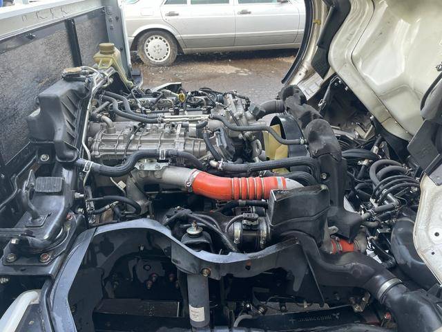 三菱ふそうキャンター平ボディ小型（2t・3t）[写真18]