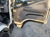 三菱ふそうキャンター平ボディ小型（2t・3t）[写真23]