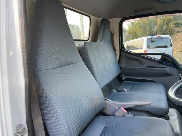 三菱ふそうキャンター平ボディ小型（2t・3t）[写真28]