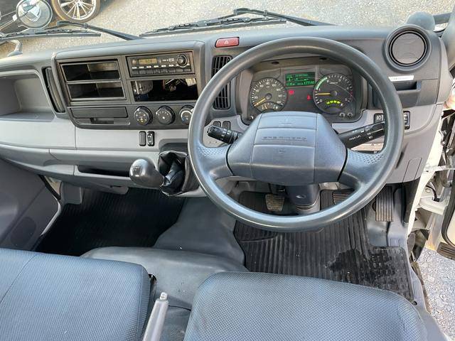 三菱ふそうキャンター平ボディ小型（2t・3t）[写真34]