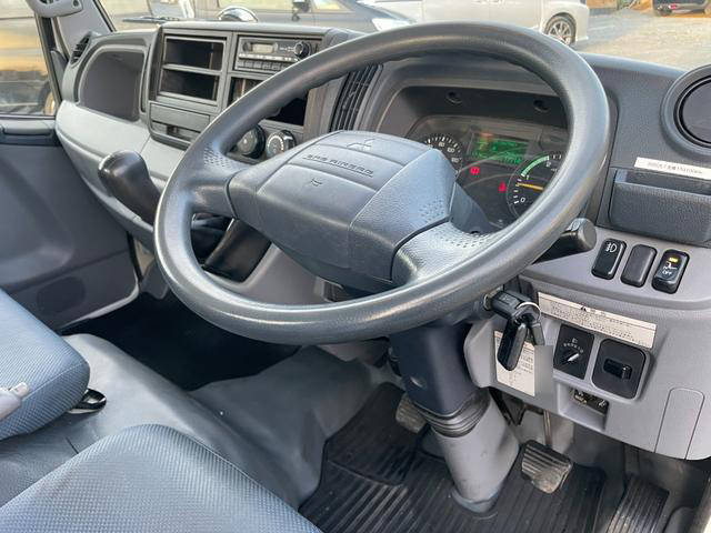 三菱ふそうキャンター平ボディ小型（2t・3t）[写真35]