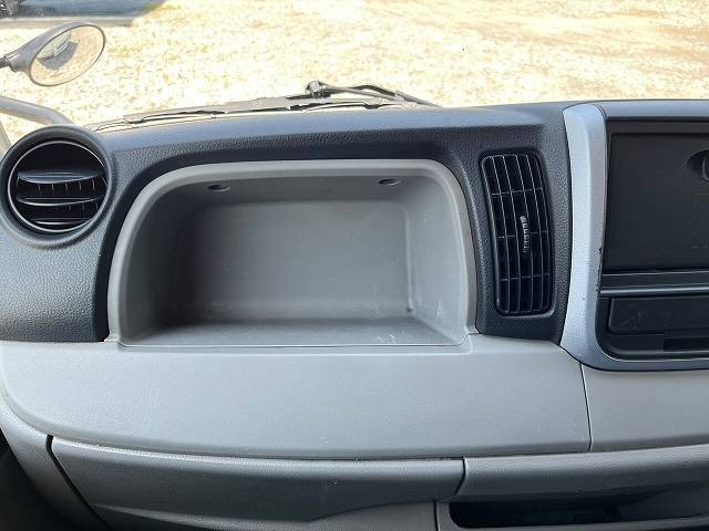 三菱ふそうキャンターアルミバン小型（2t・3t）[写真12]