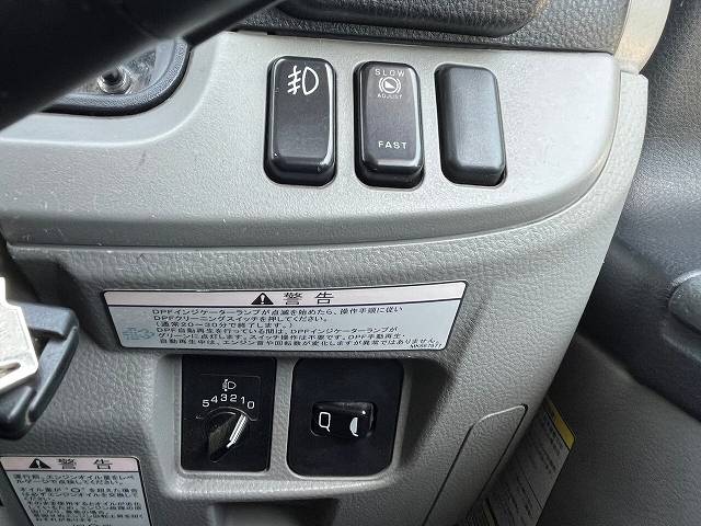 三菱ふそうキャンターアルミバン小型（2t・3t）[写真14]