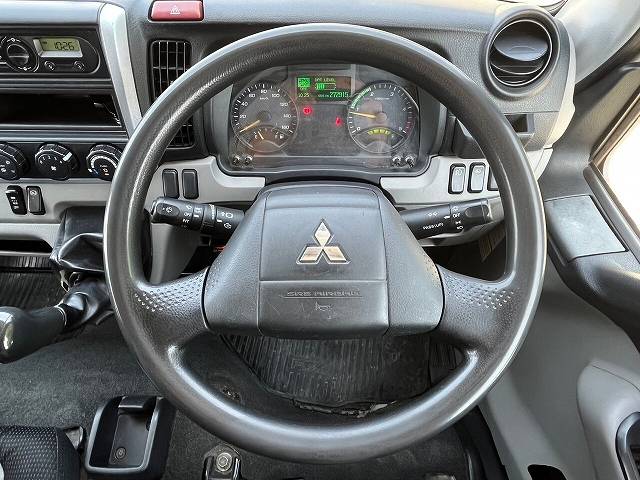 三菱ふそうキャンターアルミバン小型（2t・3t）[写真19]