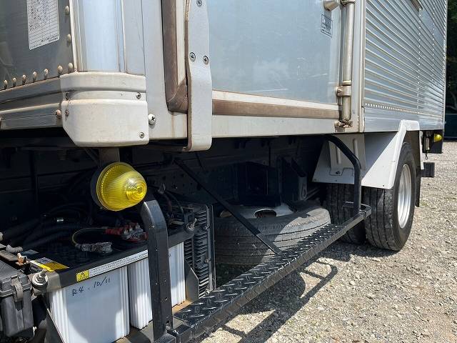 三菱ふそうキャンターアルミバン小型（2t・3t）[写真24]