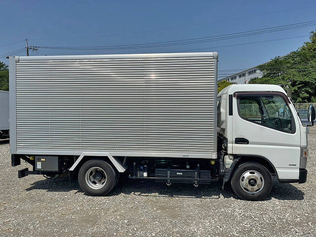 三菱ふそうキャンターアルミバン小型（2t・3t）[写真05]