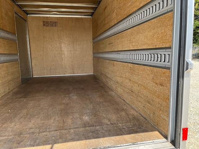 三菱ふそうキャンターアルミバン小型（2t・3t）[写真08]