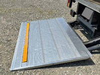 三菱ふそうキャンターアルミバン小型（2t・3t）[写真09]