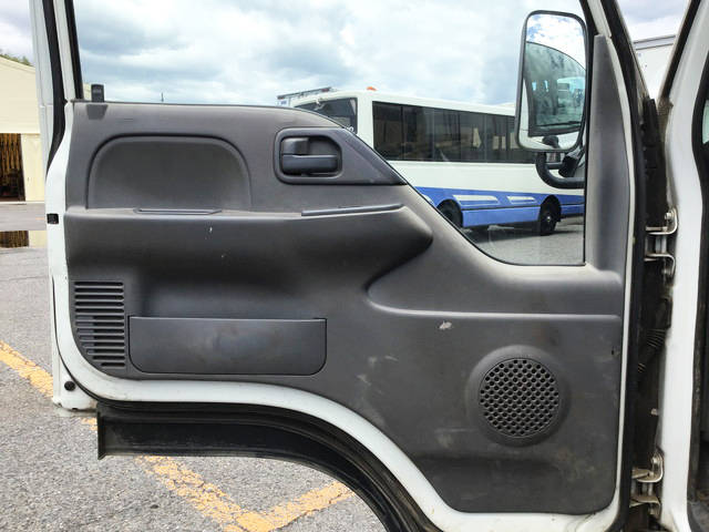 いすゞエルフダブルキャブ（Wキャブ）小型（2t・3t）[写真23]