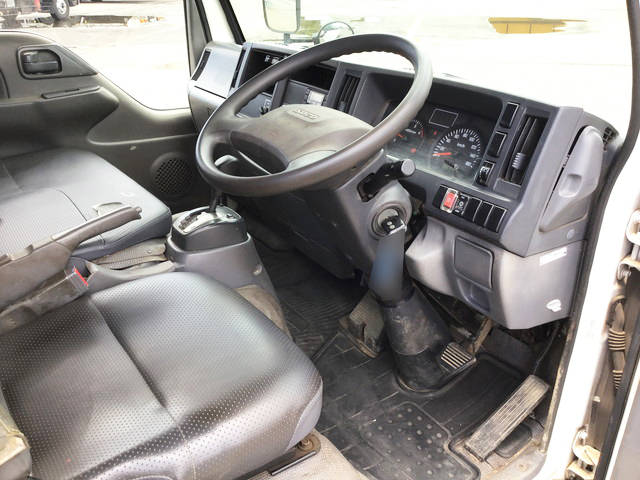 いすゞエルフダブルキャブ（Wキャブ）小型（2t・3t）[写真32]